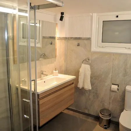 Spacious Near Acropolis With Roof Garden *