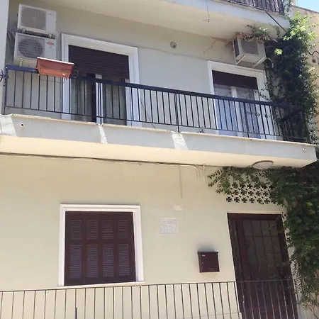 Spacious Near Acropolis With Roof Garden